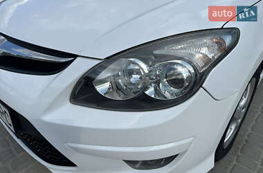 Хэтчбек Hyundai i30 2010 в 