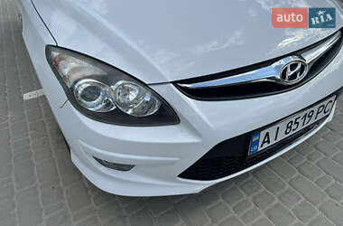Хэтчбек Hyundai i30 2010 в 