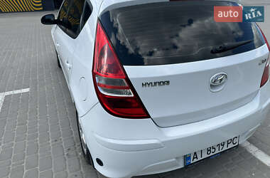 Хэтчбек Hyundai i30 2010 в 