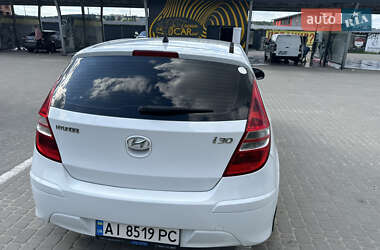 Хэтчбек Hyundai i30 2010 в 
