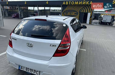 Хэтчбек Hyundai i30 2010 в 