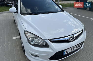 Хэтчбек Hyundai i30 2010 в 