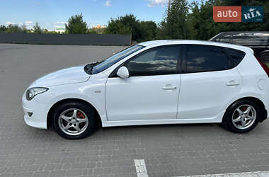 Хэтчбек Hyundai i30 2010 в 