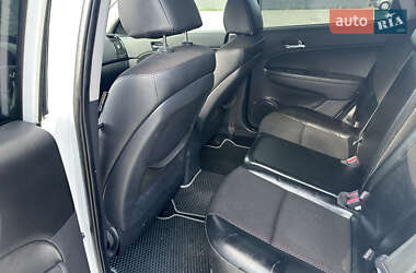 Хэтчбек Hyundai i30 2010 в 