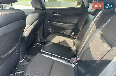 Хэтчбек Hyundai i30 2010 в 