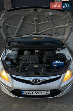 Хэтчбек Hyundai i30 2011 в 