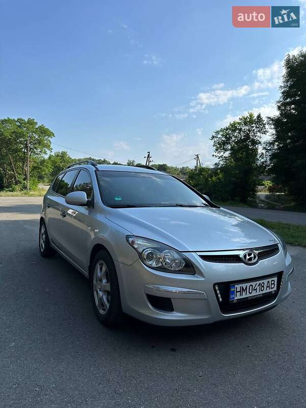 Универсал Hyundai i30 2009 в Конотопе