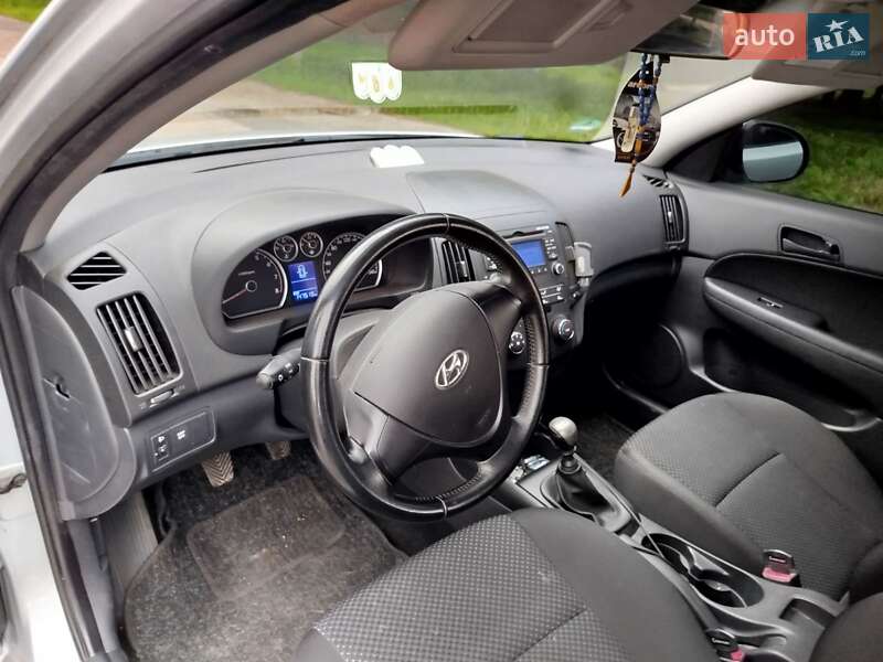 Универсал Hyundai i30 2009 в Конотопе