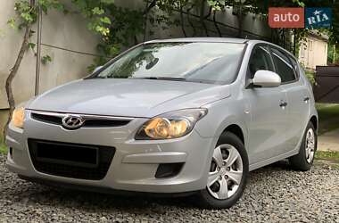 Хетчбек Hyundai i30 2010 в Сваляві