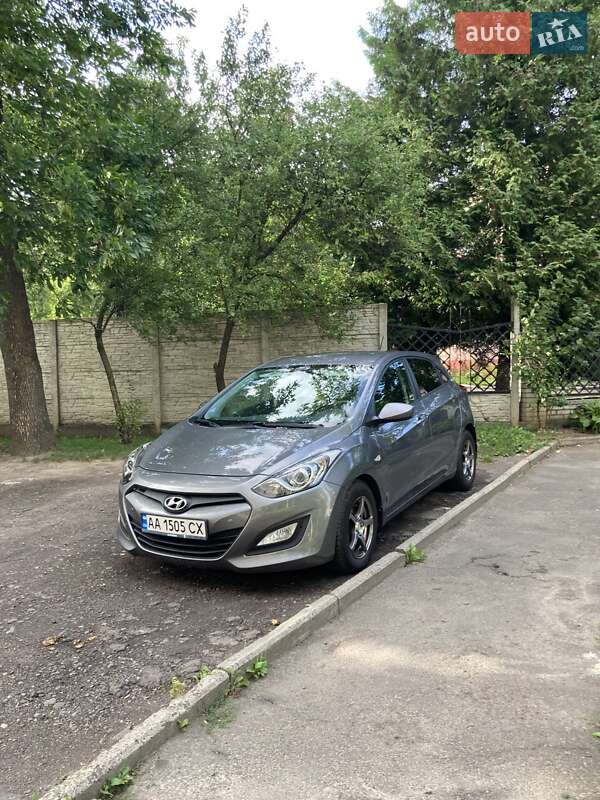 Хэтчбек Hyundai i30 2012 в Киеве