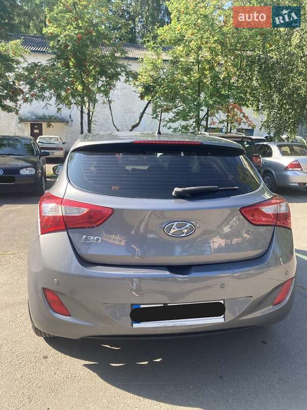 Хэтчбек Hyundai i30 2012 в Киеве