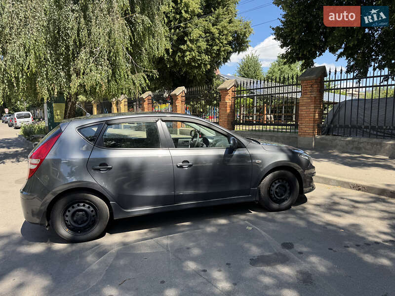 Хэтчбек Hyundai i30 2010 в Фастове