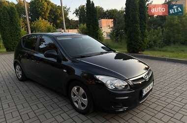 Хэтчбек Hyundai i30 2009 в 