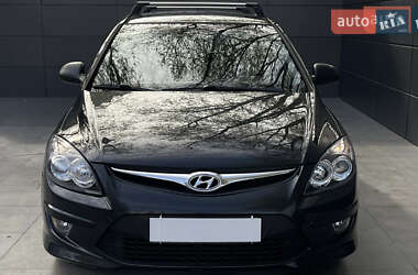 Хэтчбек Hyundai i30 2011 в 