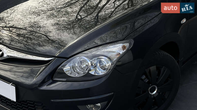 Хэтчбек Hyundai i30 2011 в Одессе
