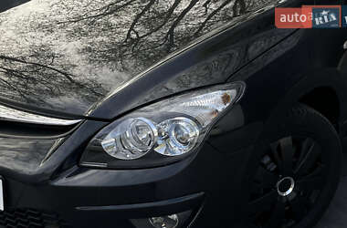 Хэтчбек Hyundai i30 2011 в 