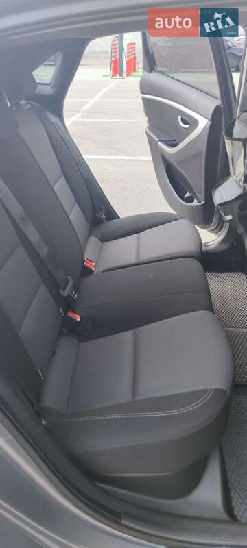 Хэтчбек Hyundai i30 2012 в Ирпене