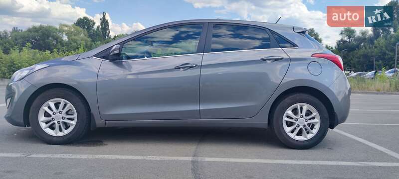 Хэтчбек Hyundai i30 2012 в Ирпене