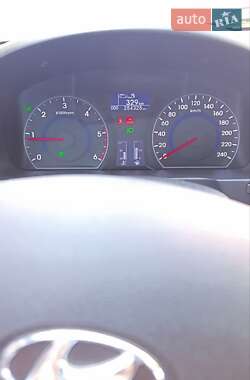 Хетчбек Hyundai i30 2011 в 