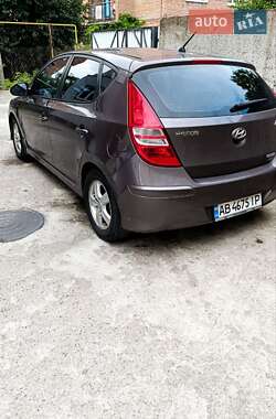 Хетчбек Hyundai i30 2011 в 