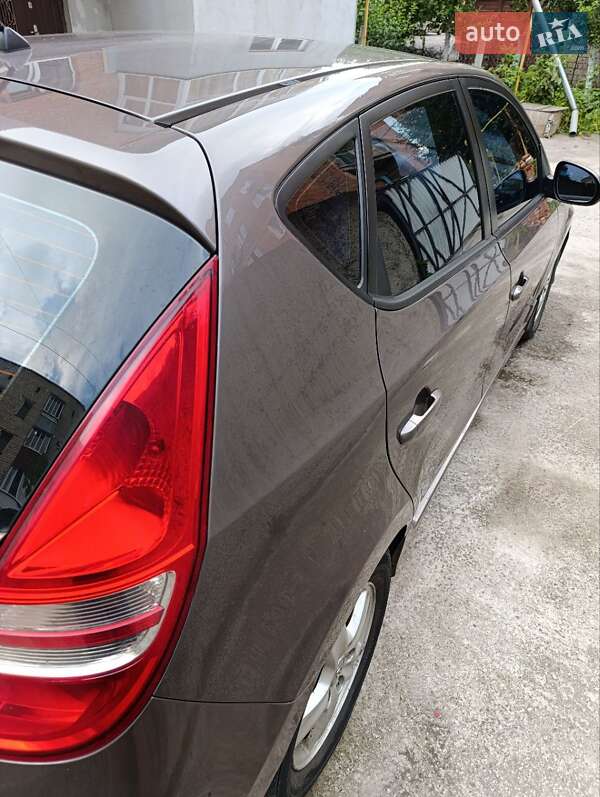 Хэтчбек Hyundai i30 2011 в Виннице