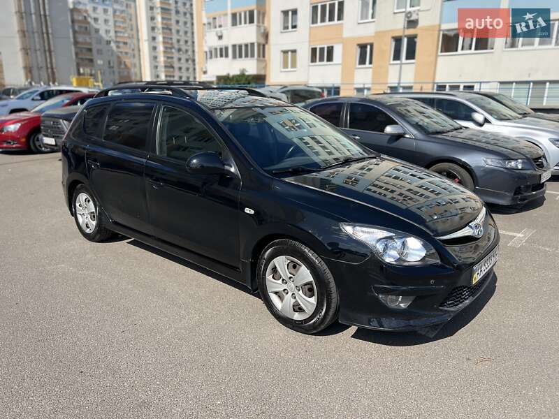 Универсал Hyundai i30 2012 в Киеве