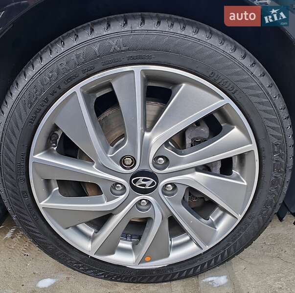 Фастбэк Hyundai i30 2019 в Киеве