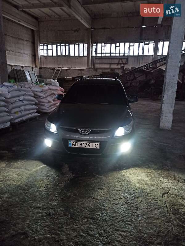 Универсал Hyundai i30 2009 в Хмельнике