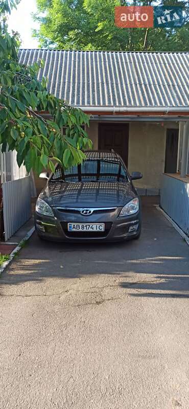 Универсал Hyundai i30 2009 в Хмельнике