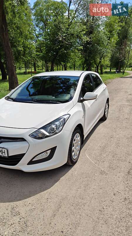 Хэтчбек Hyundai i30 2012 в Кривом Роге