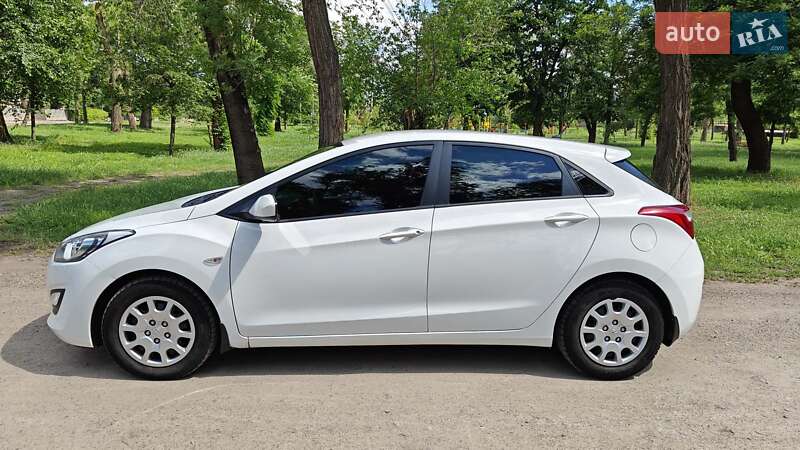 Хэтчбек Hyundai i30 2012 в Кривом Роге