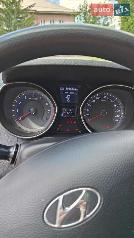 Хэтчбек Hyundai i30 2012 в Кривом Роге