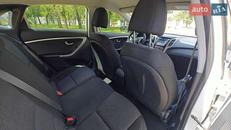 Хэтчбек Hyundai i30 2012 в Кривом Роге