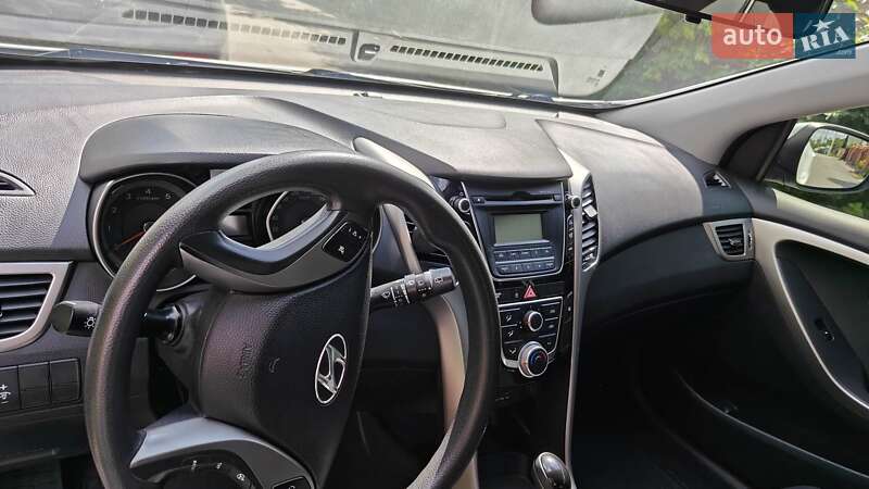 Хэтчбек Hyundai i30 2012 в Кривом Роге