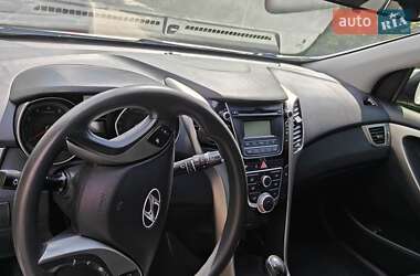 Хетчбек Hyundai i30 2012 в 