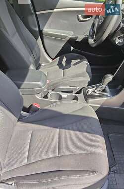 Хетчбек Hyundai i30 2012 в 