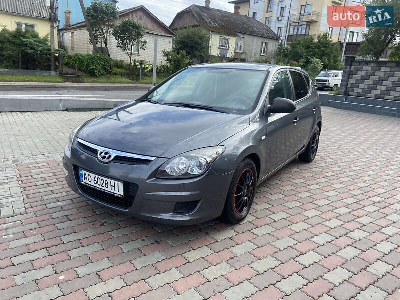 Хэтчбек Hyundai i30 2009 в Ровно