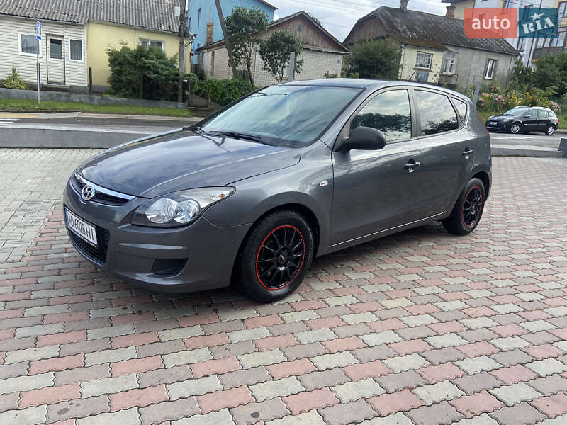 Хэтчбек Hyundai i30 2009 в Ровно