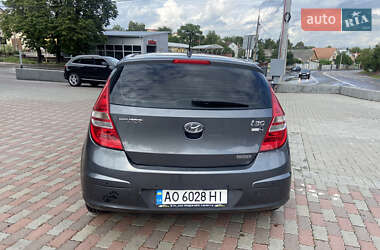 Хэтчбек Hyundai i30 2009 в 