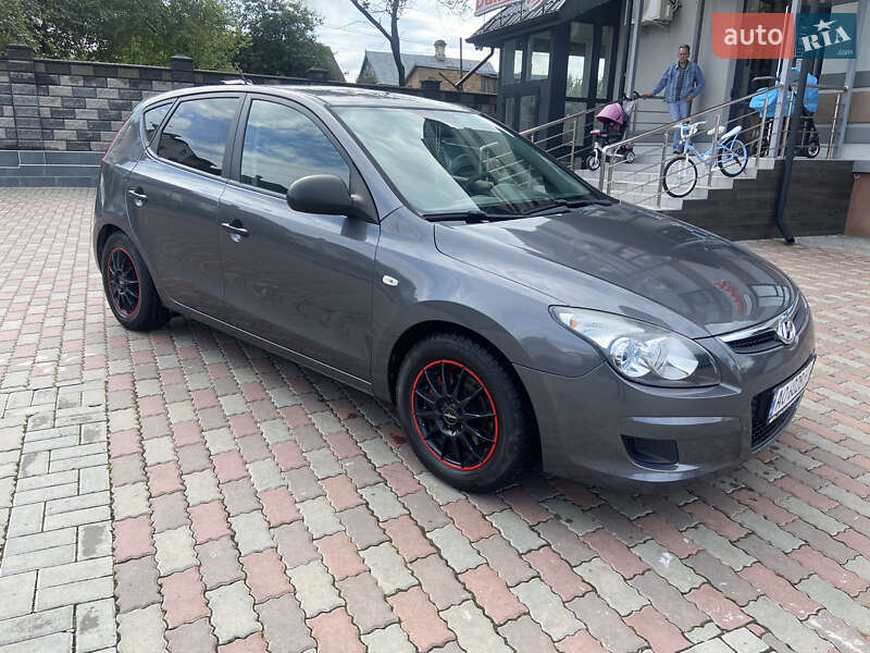 Хэтчбек Hyundai i30 2009 в Ровно
