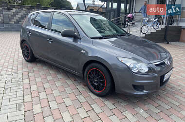 Хэтчбек Hyundai i30 2009 в 