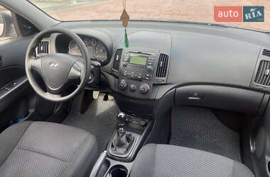 Хэтчбек Hyundai i30 2009 в 