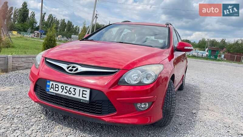 Универсал Hyundai i30 2010 в 