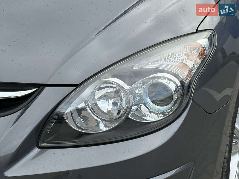 Хетчбек Hyundai i30 2011 в Рівному