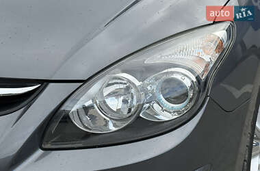 Хэтчбек Hyundai i30 2011 в 