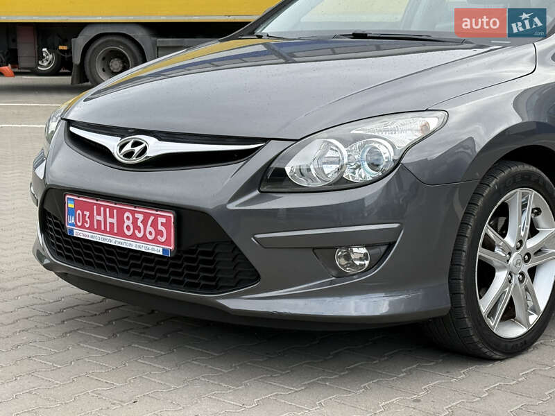 Хетчбек Hyundai i30 2011 в Рівному