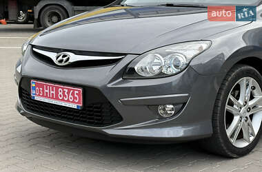 Хэтчбек Hyundai i30 2011 в 