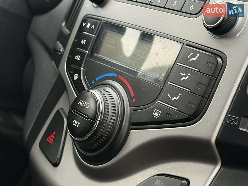 Хетчбек Hyundai i30 2011 в Рівному