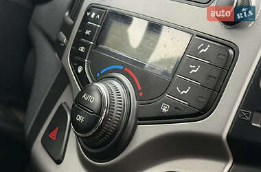 Хэтчбек Hyundai i30 2011 в 