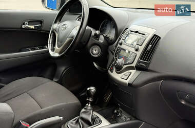Хэтчбек Hyundai i30 2011 в 